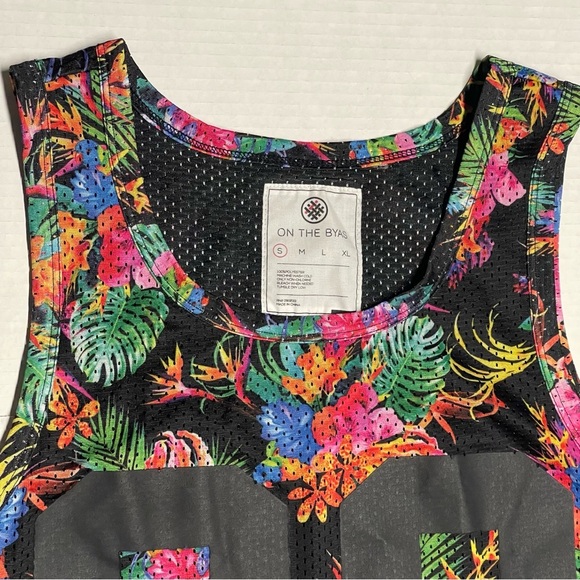 On the Byas Jersey Mens Small Black Multicolor Floral Allover Print Tank Top #00 - Picture 3 of 9